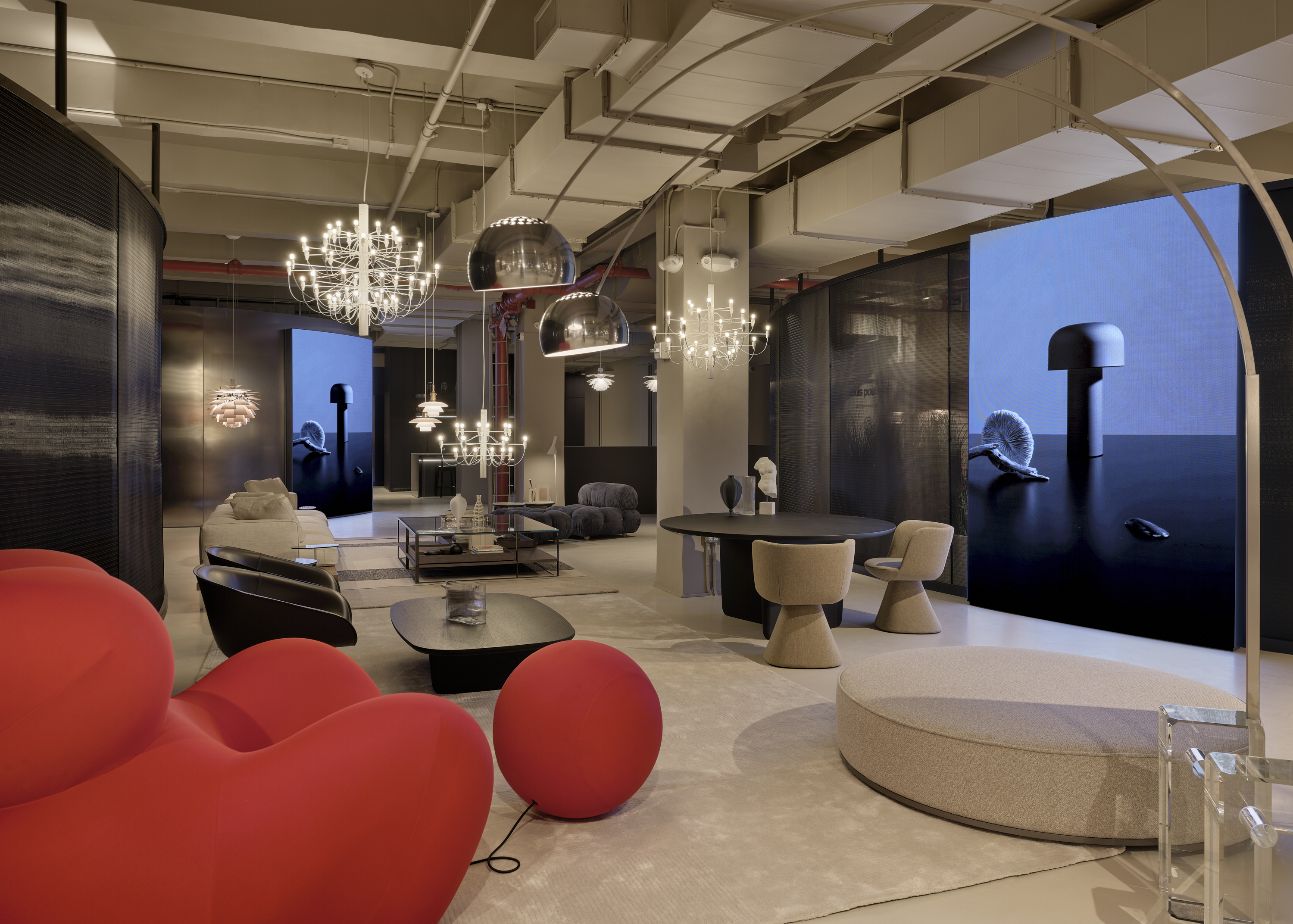 18_Design%20Holding%20Flagship%20Store_Second%20Floor