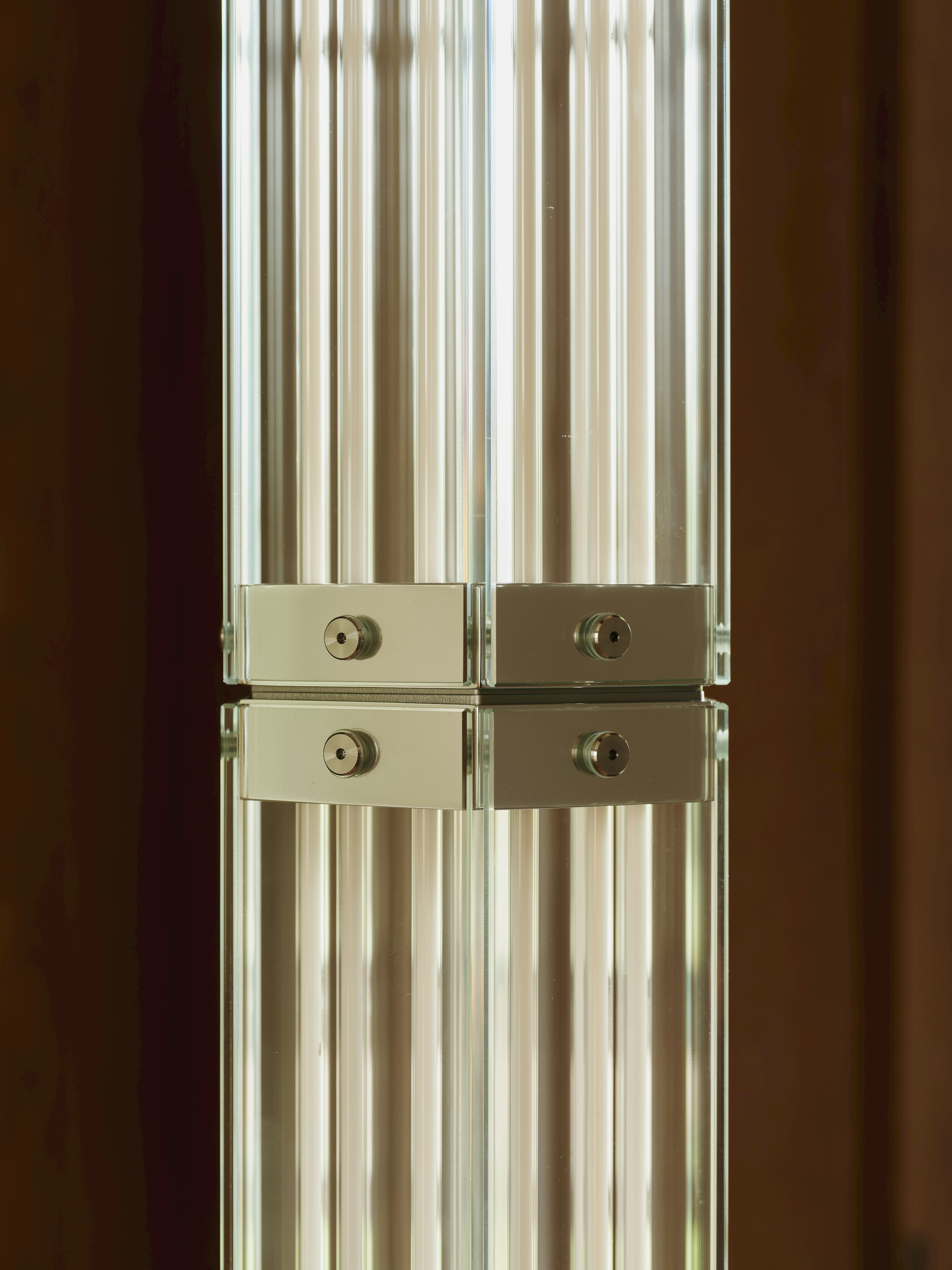 stories-SuperWire-flos-03.png