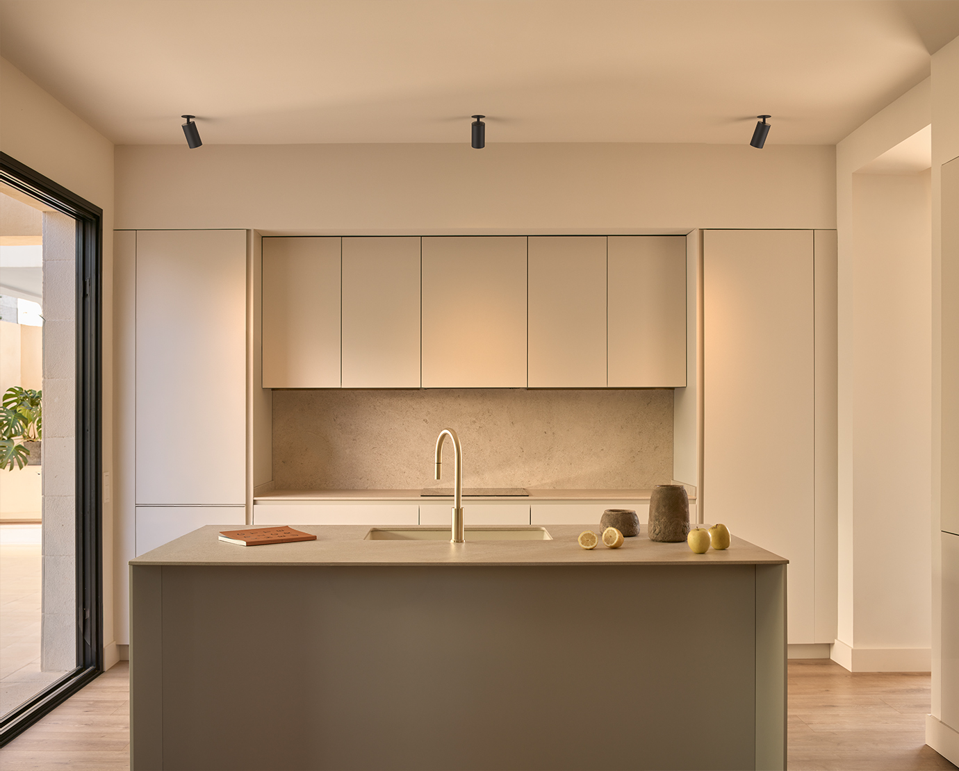 Light-Shadow-Pro_Ceiling-flos-architectural-03.jpg