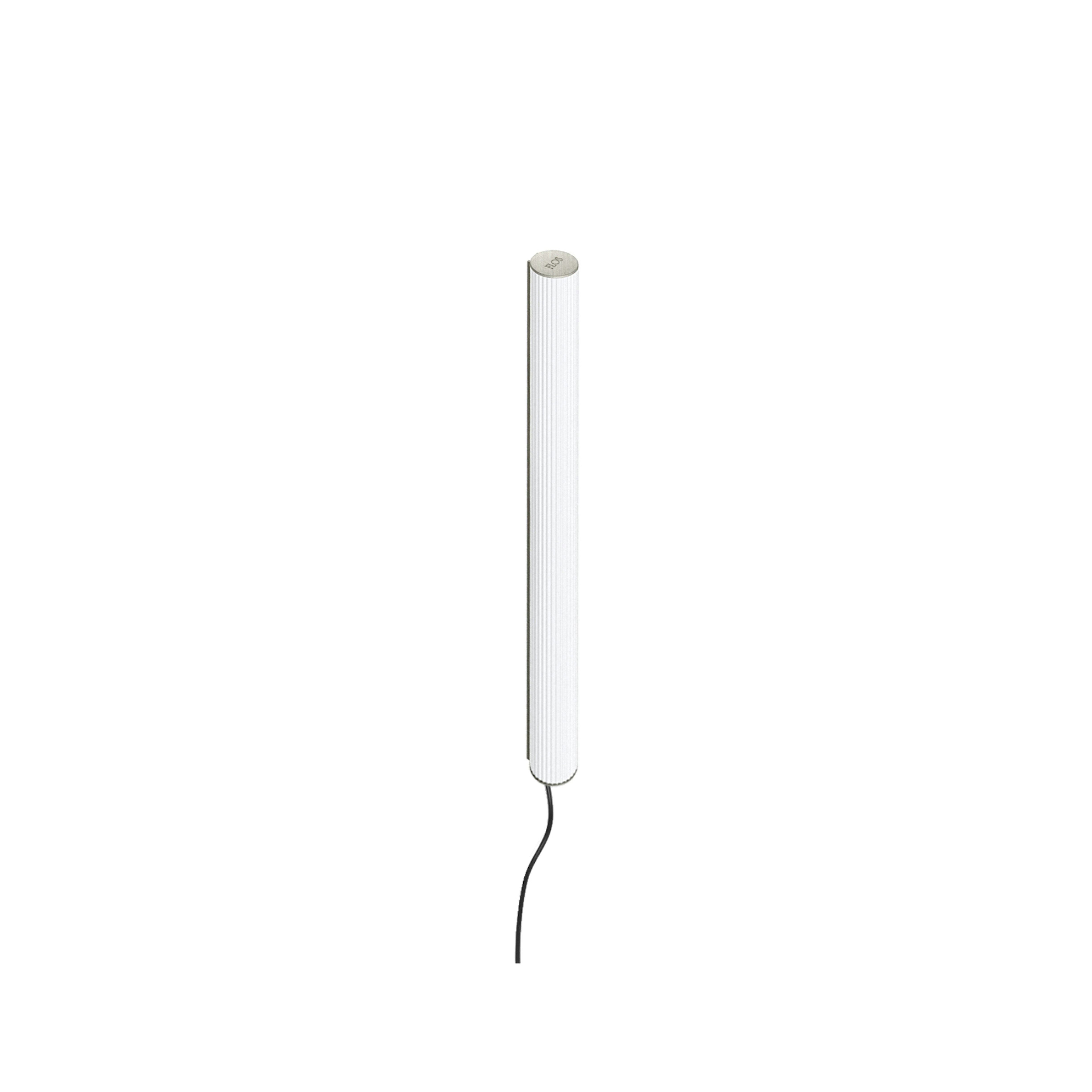 P_Md_E-The_Glowing_Track-360_Surface_Plug-Flos-Architectural-still-life.jpg