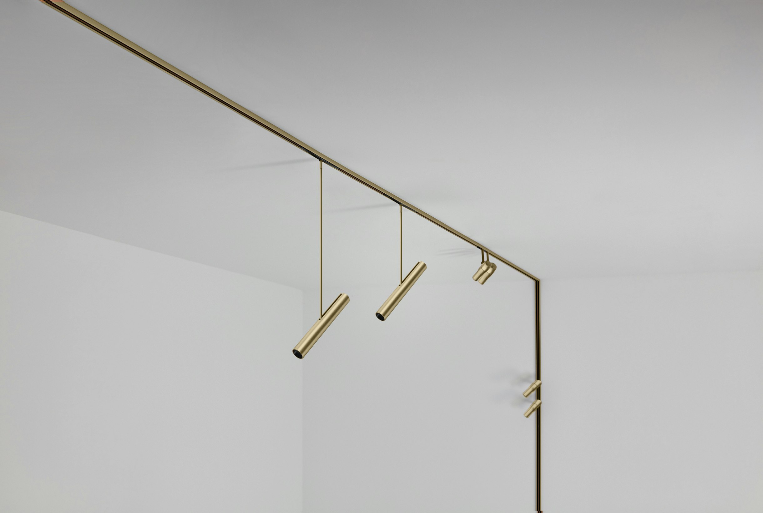 P_Md_E-Zero-Track-Pro-Surface-Flos-Architectural-still-life.jpg