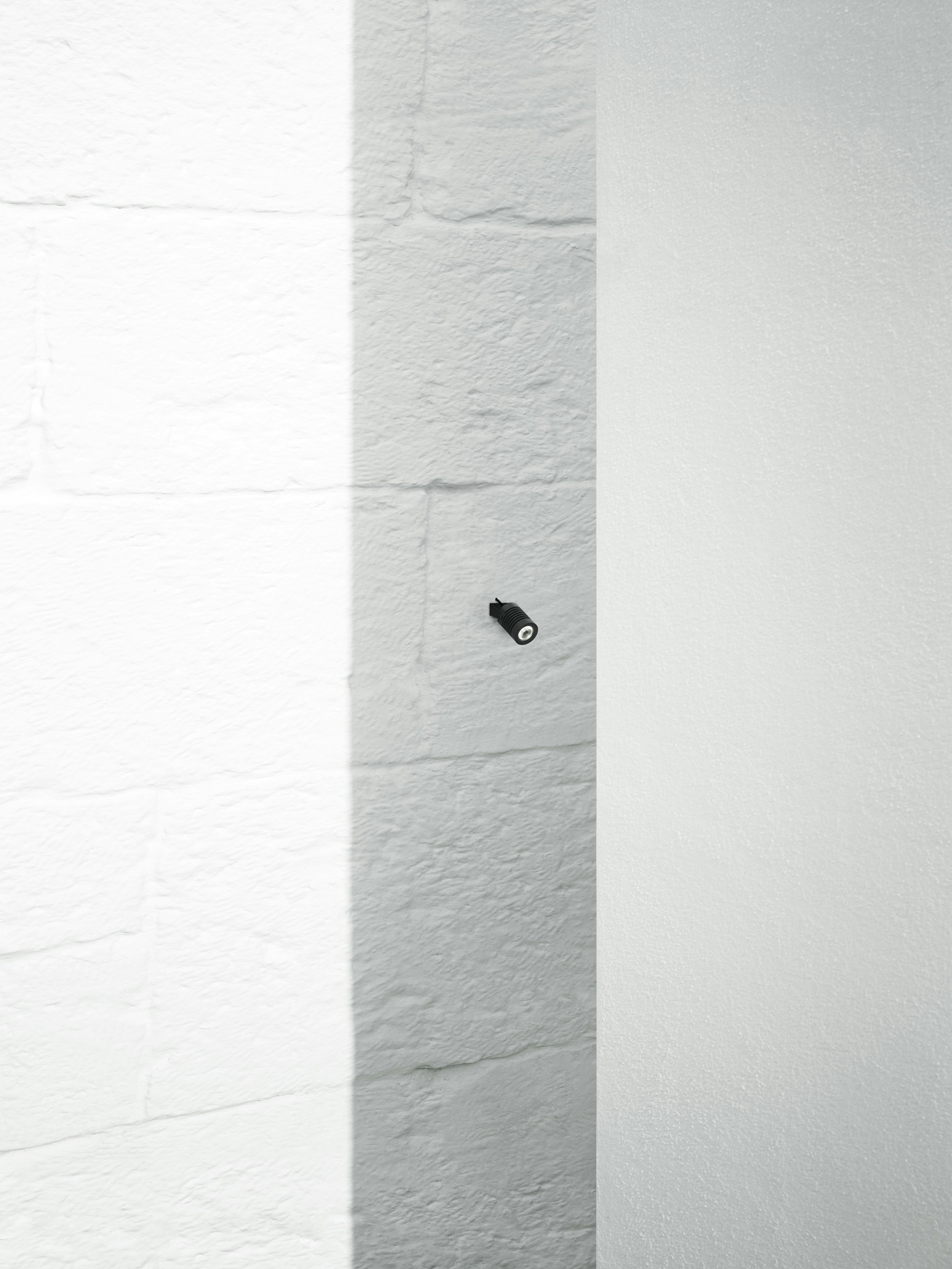 P_Md_F-Aimer-Wall-Flos-Outdoor-highlight.jpg