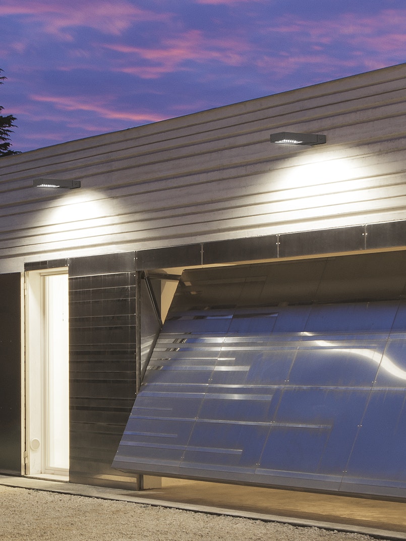 P_Md_F-Dooku-Wall-Flos-Outdoor-highlight-image.jpg