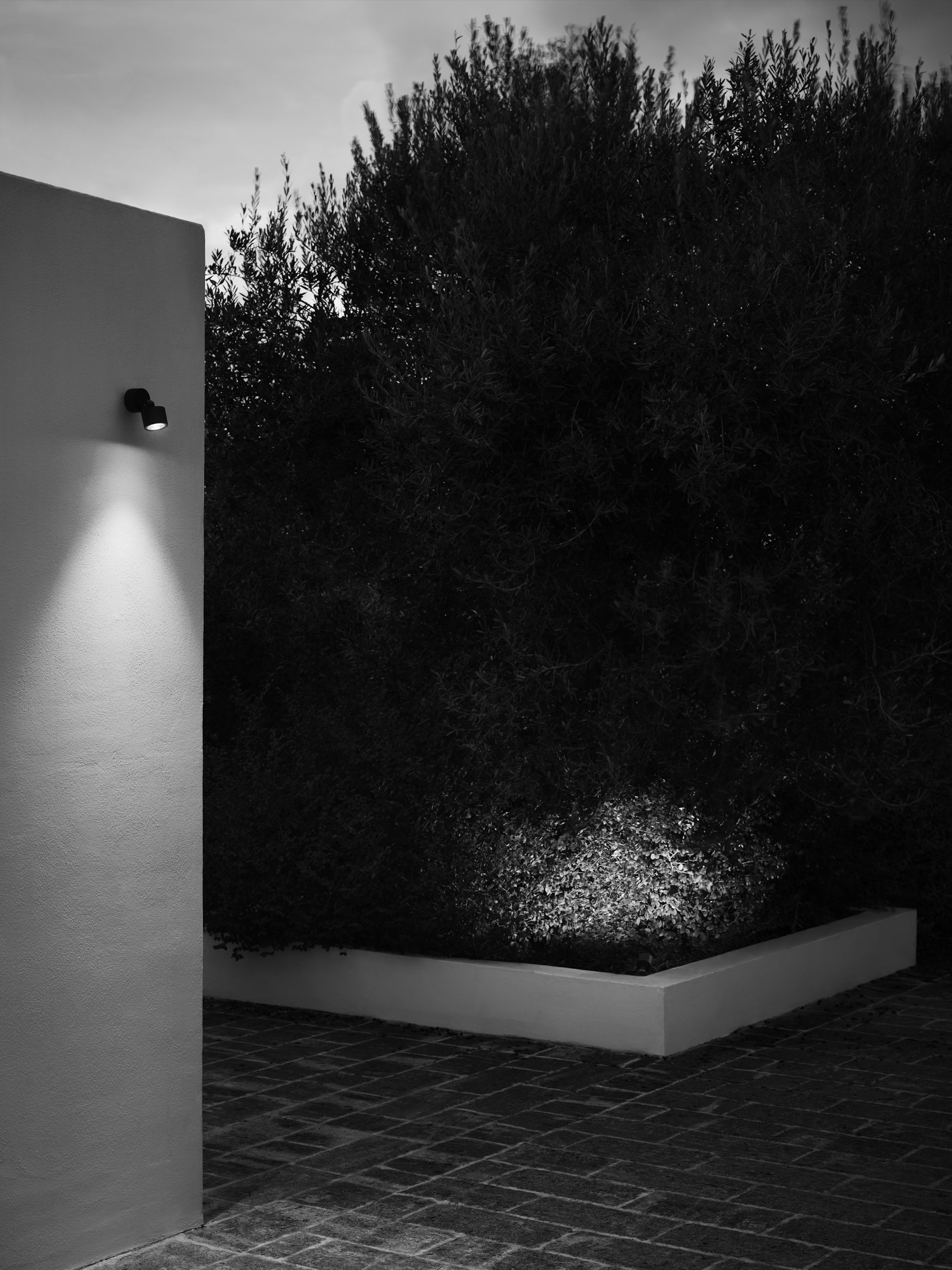 P_Md_F-Kirk-Flos-Outdoor-highlight.jpg