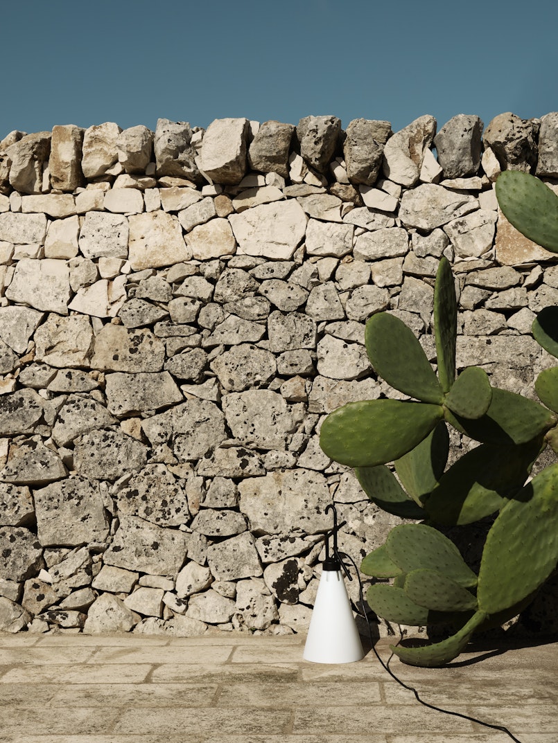 P_Md_F-May-day-Flos-Outdoor-highlight.jpg