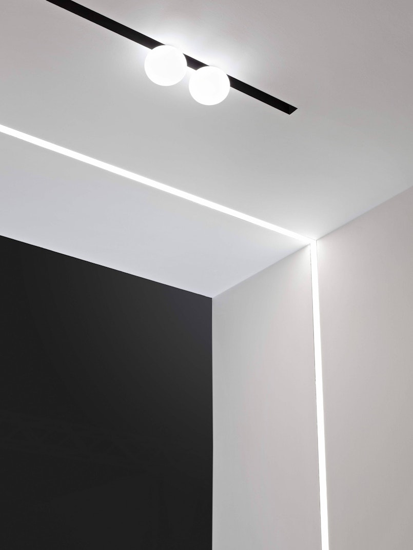 P_Md_F-The-Running-Magnet-Mini-Global-Flos-Architectural-highlight.jpg