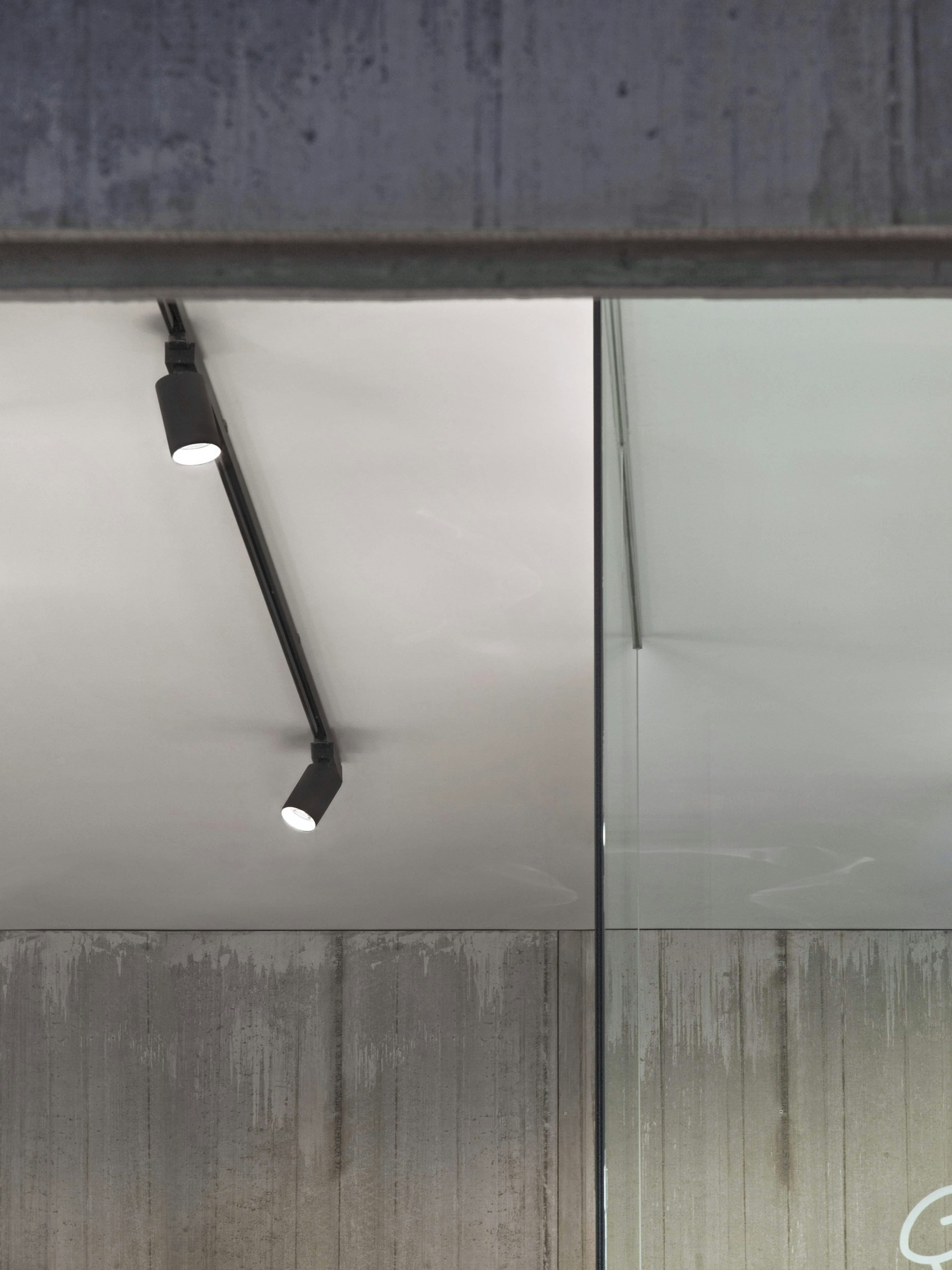 P_Md_F-UT-Spot-Track-86-Flos-Collection-highlight.jpg