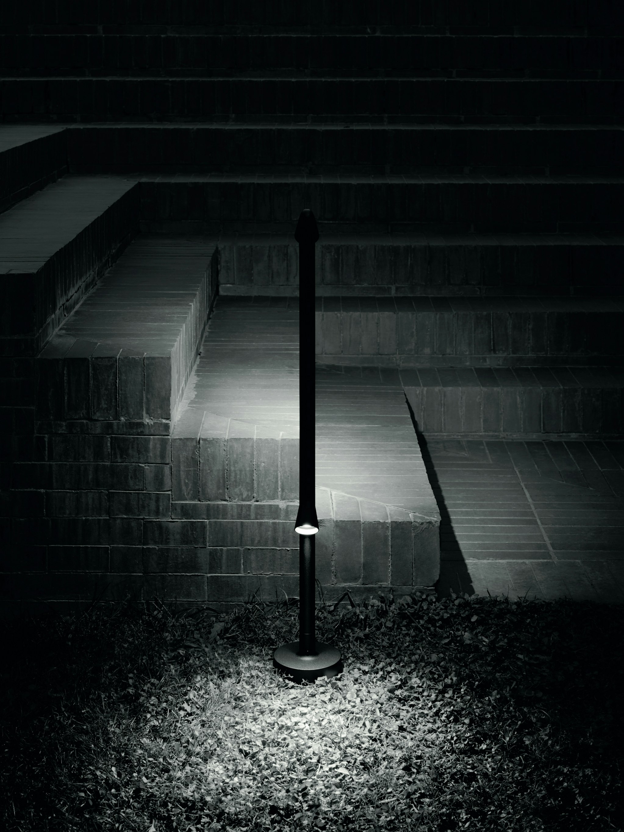 P_Md_F-Walkstick-Double-Flos-Outdoor-highlight.jpg