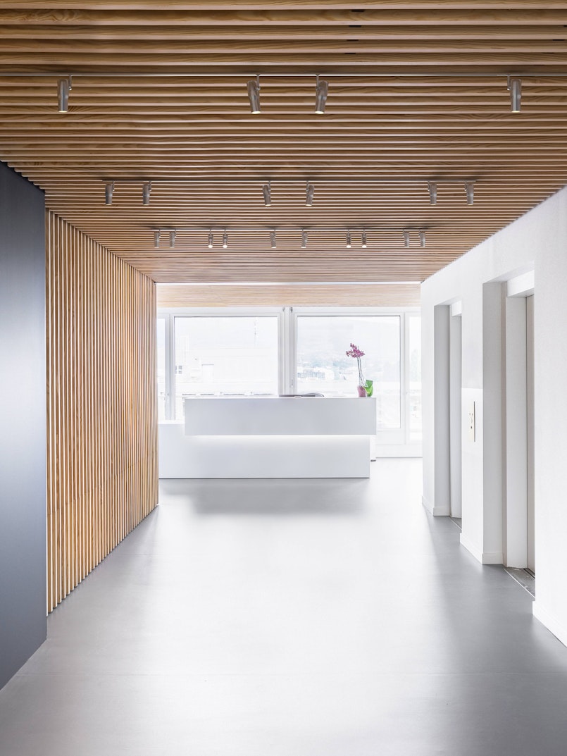 P_Md_F-Zero-Track-Atom-120-Flos-Architectural-highlight.jpg