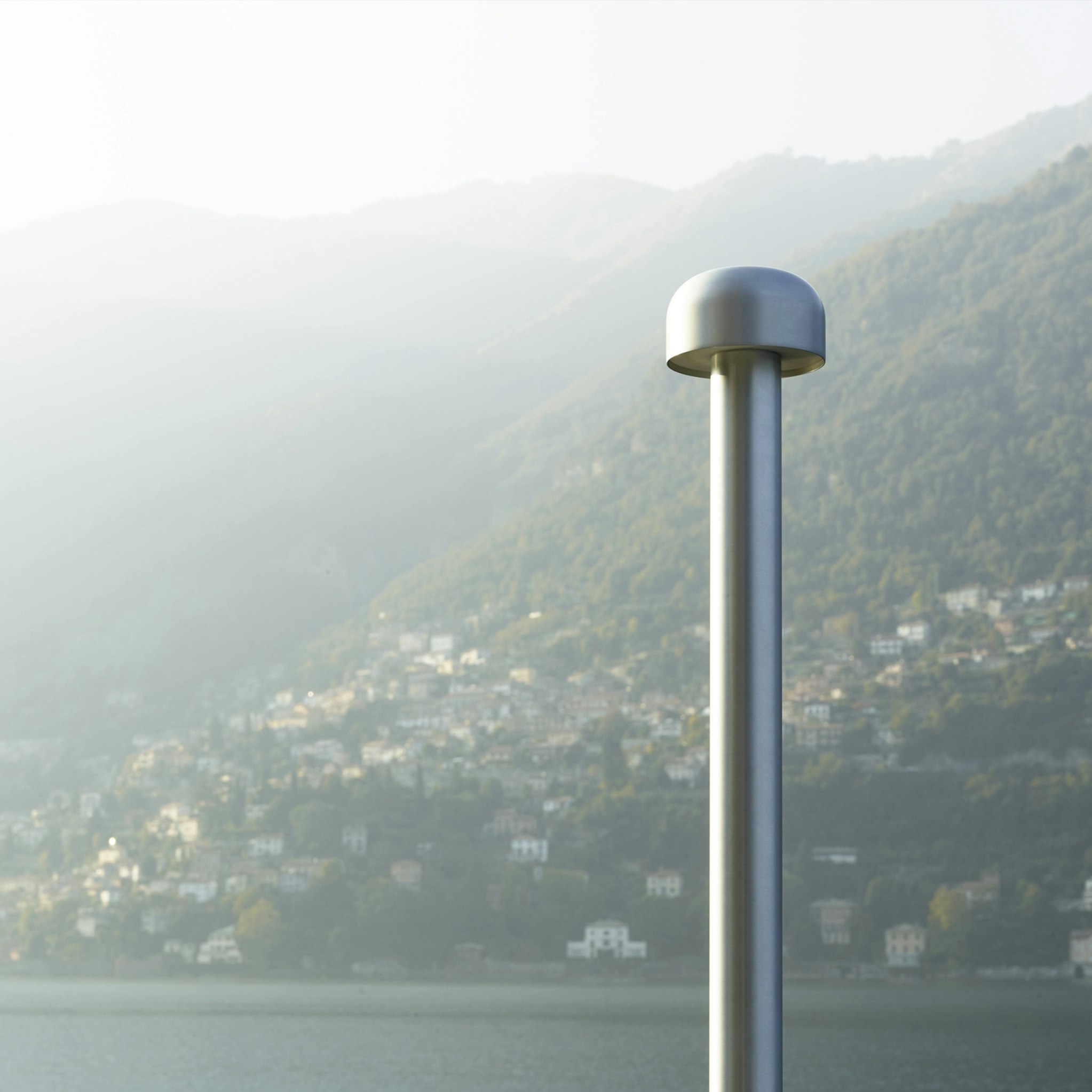 P_Sf_A-Bellhop-Pole-Flos-Outdoor-Thubnail-life_general.jpg