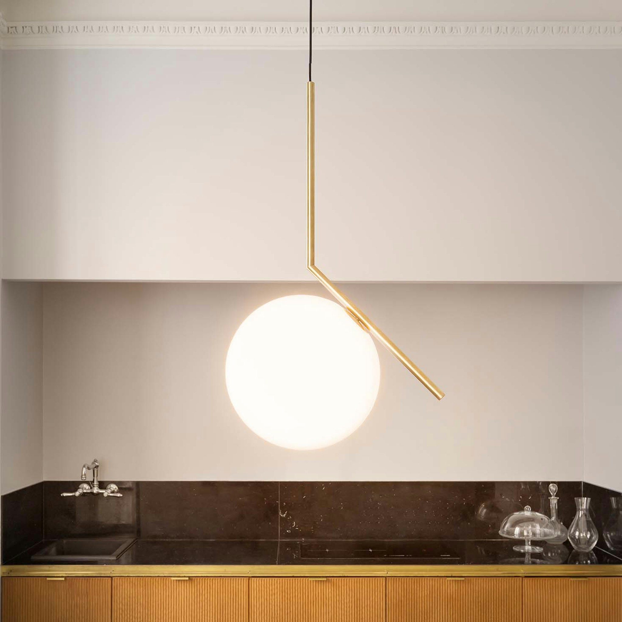 P_Sf_A-IC-Lights-Suspension-Flos-Decorative-Thubnail-life_general.jpg