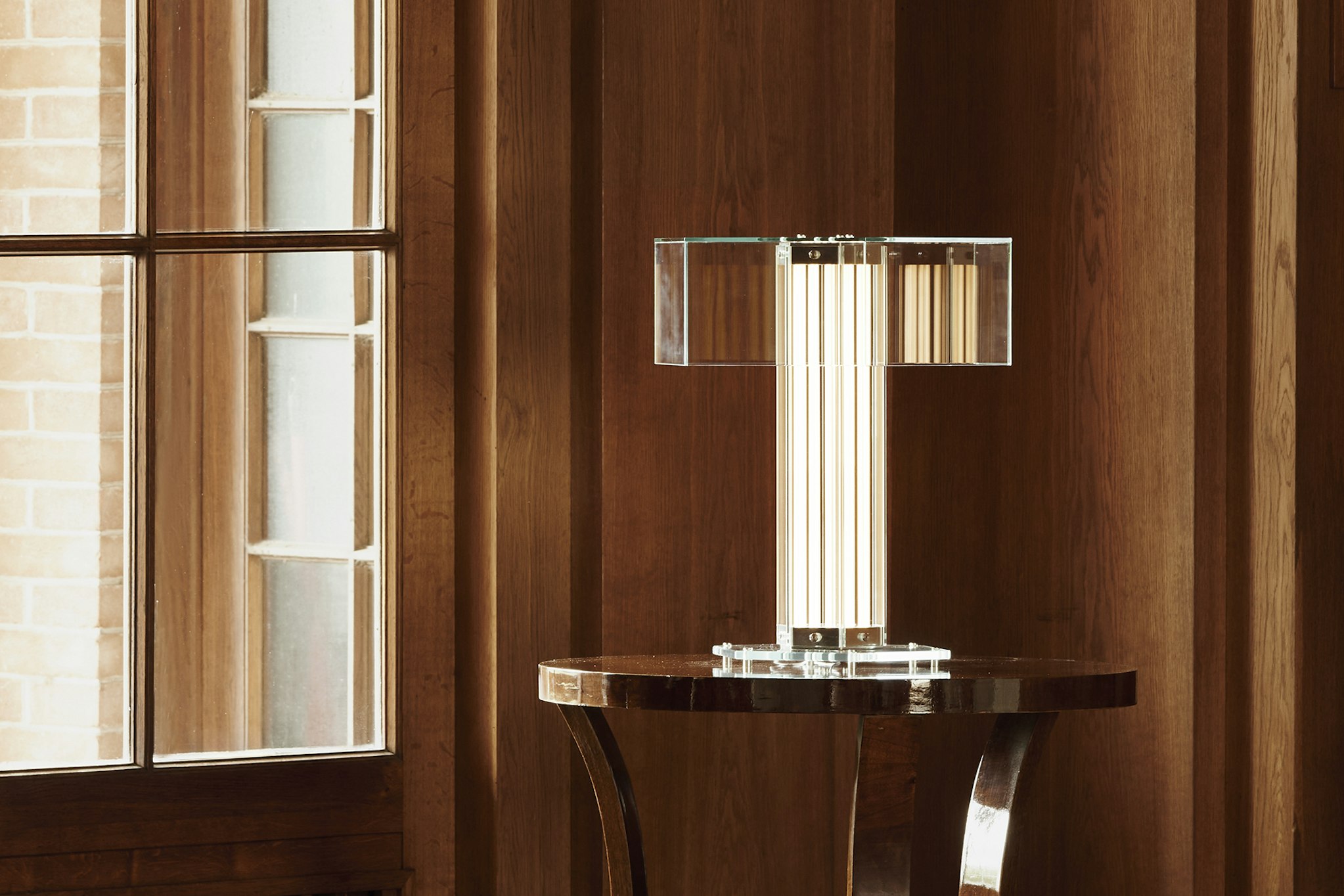 P_Sf_A-Superwire-Table-Flos-Architectural-Thubnail-life_general.jpg