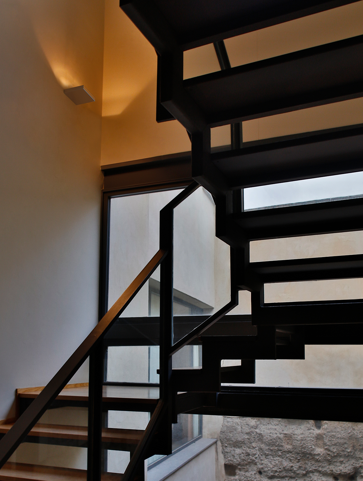 P_Sf_AV-Fort-Knox-Wall-Flos-Architectural-Thubnail-life_general.jpg