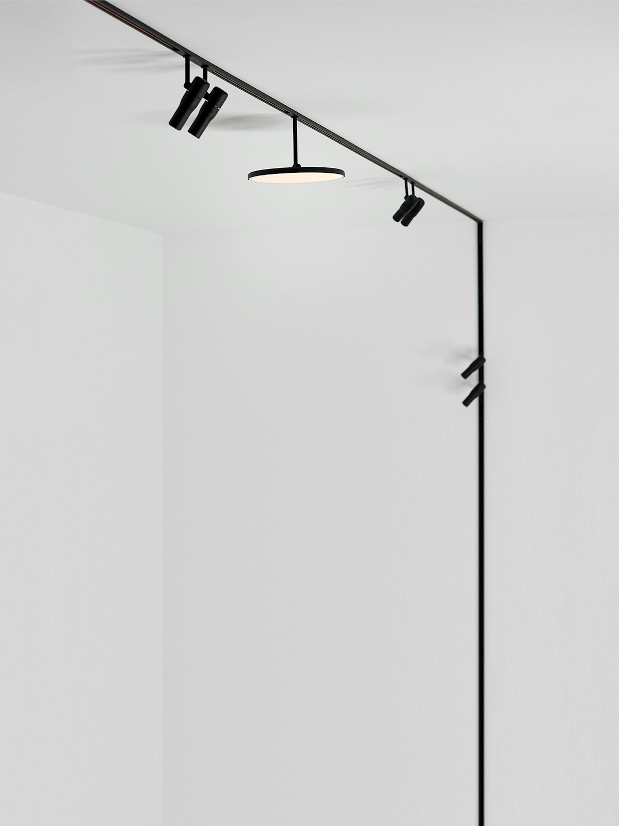 P_Sf_AV-Zero-Track-Flos-Architectural-Thubnail-life_over_grey.jpg