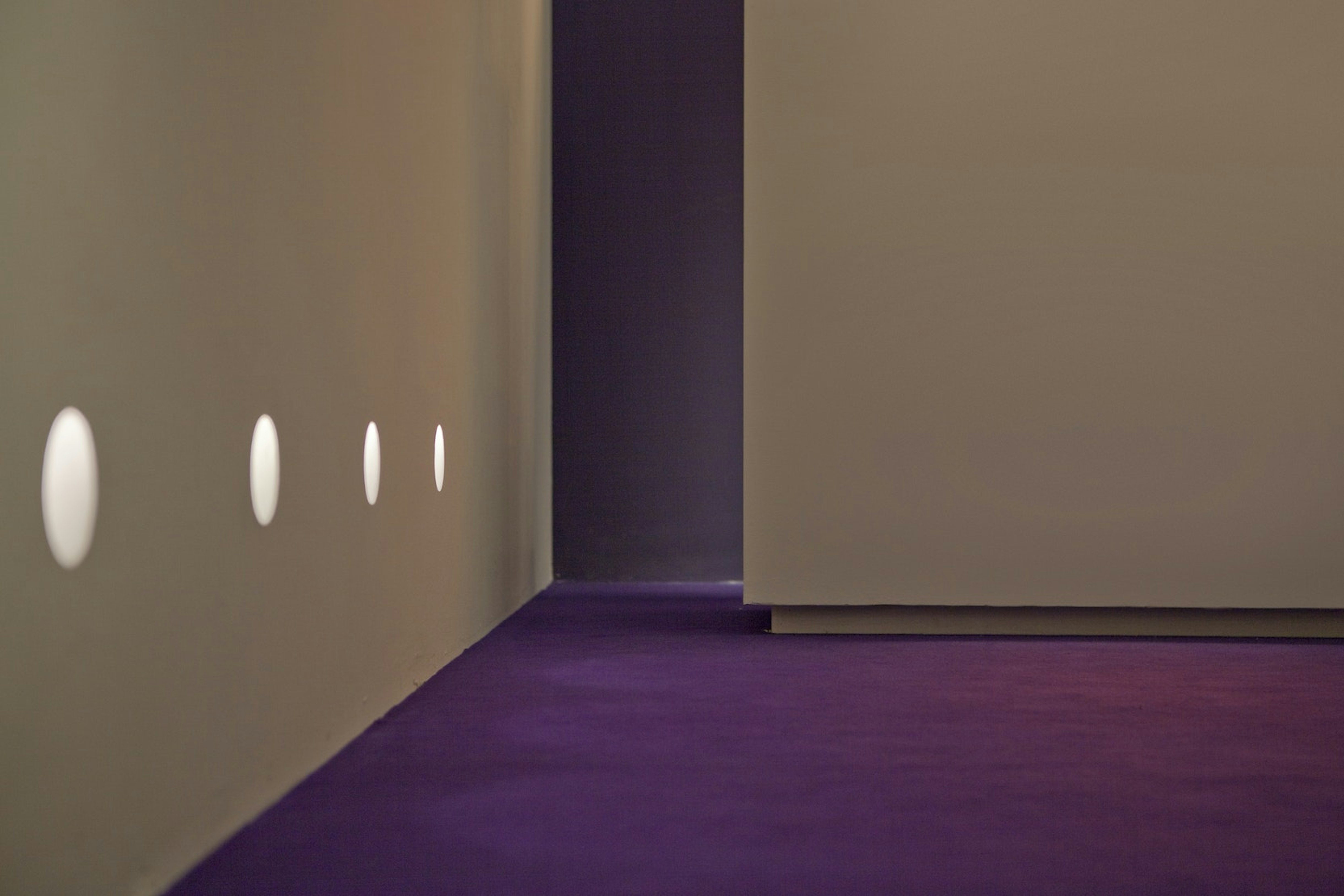 Path-Light-Round-Flos-SoftArchitecture-R-01.jpg