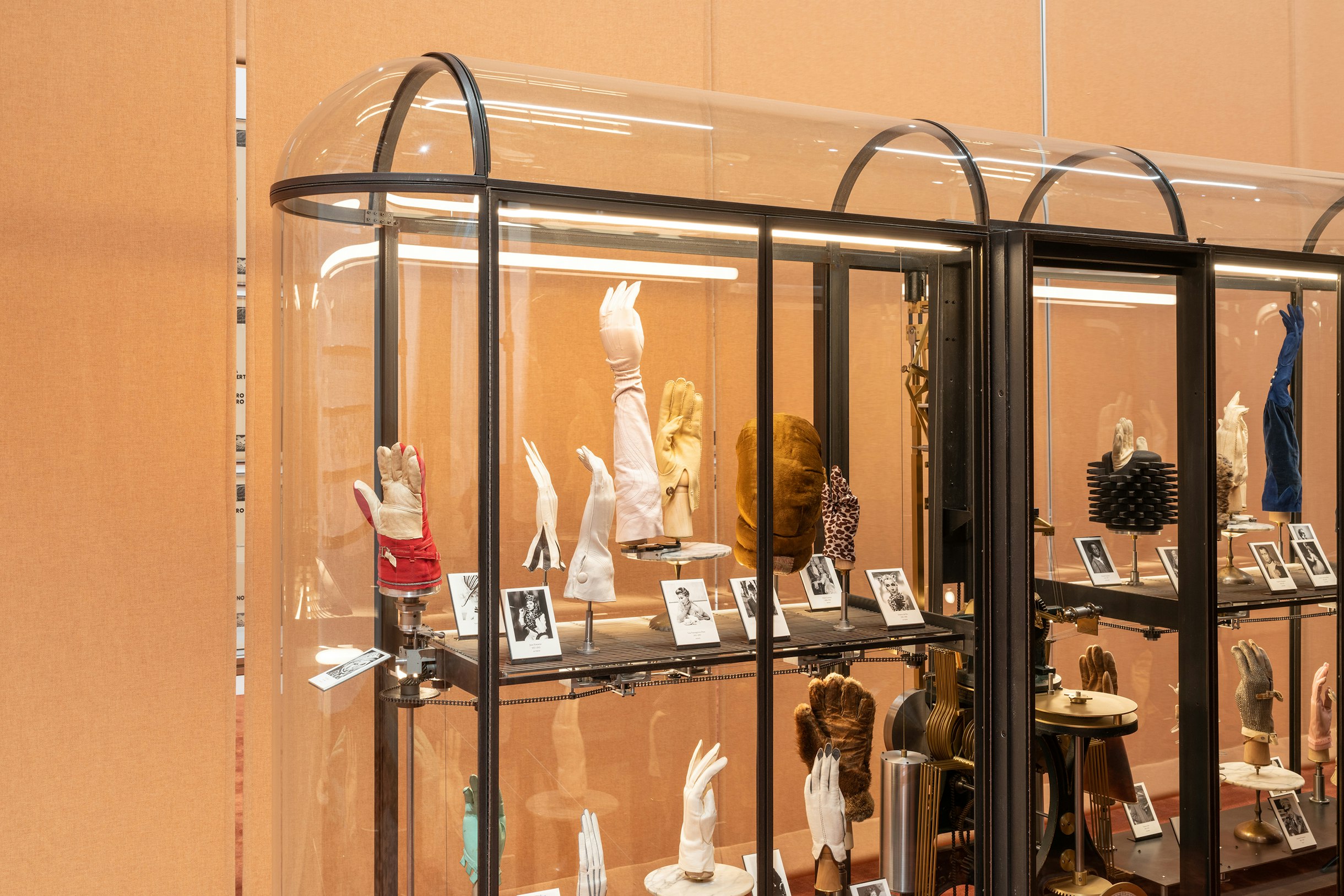 Projects-Flos-Centro_Pecci_Eccentrica-02