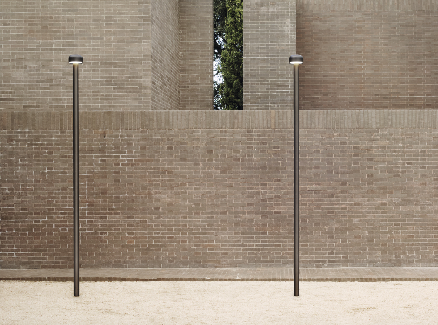 bellhop-pole-flos-outdoor-R-05.jpg