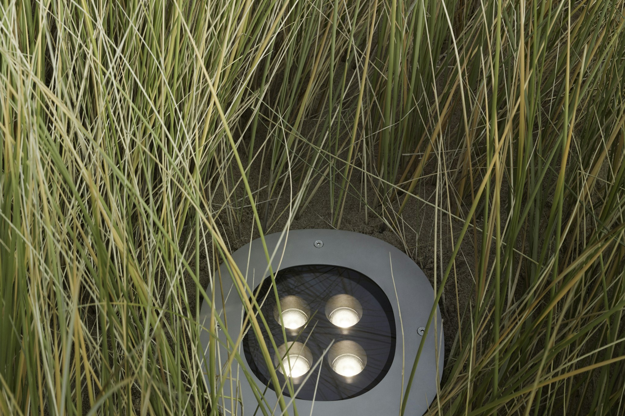 P_Fm_A-A-Round-Flos-Outdoor-Thubnail-life.jpg