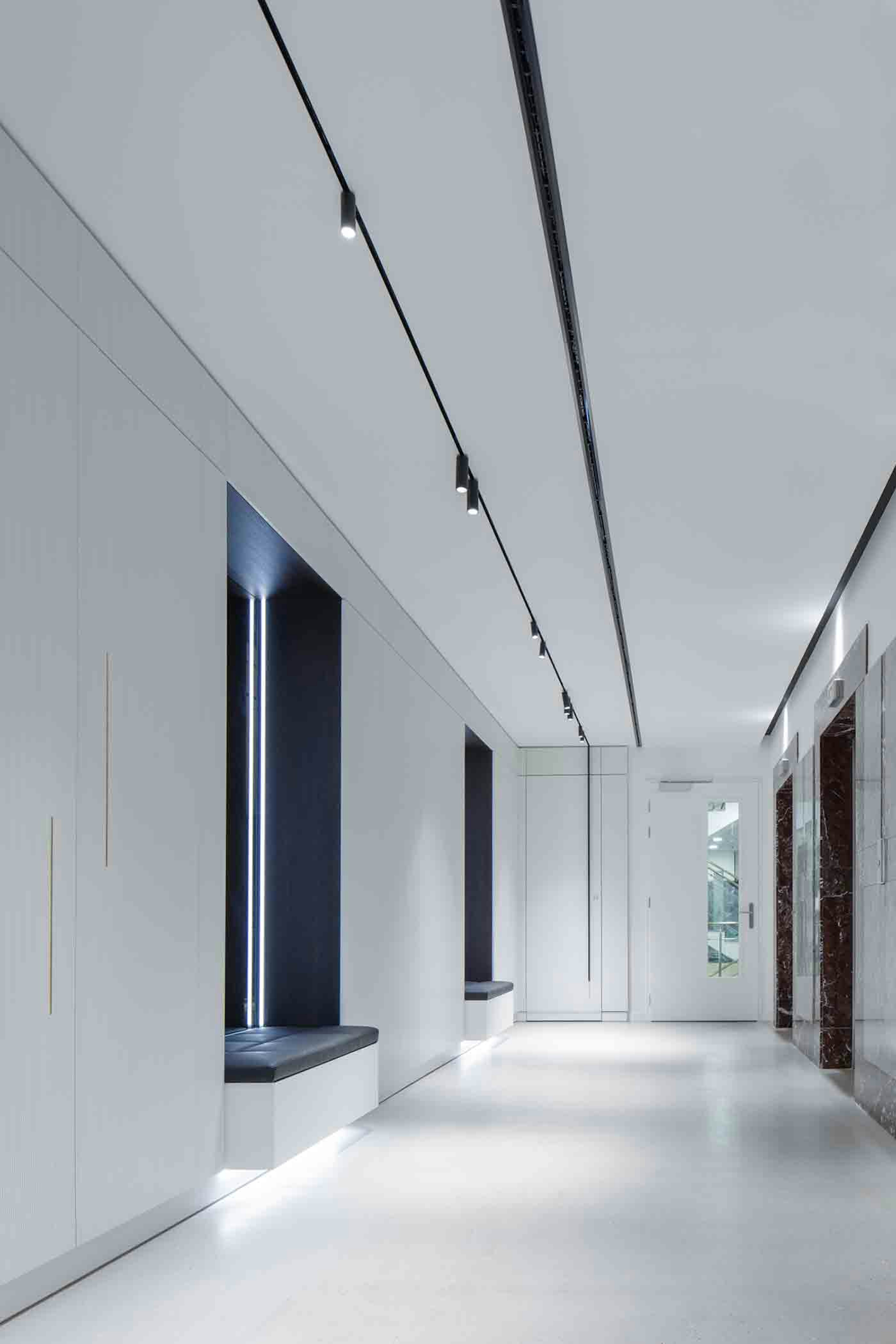The-Tracking-magnet-system-flos-architectural-R-09.jpg