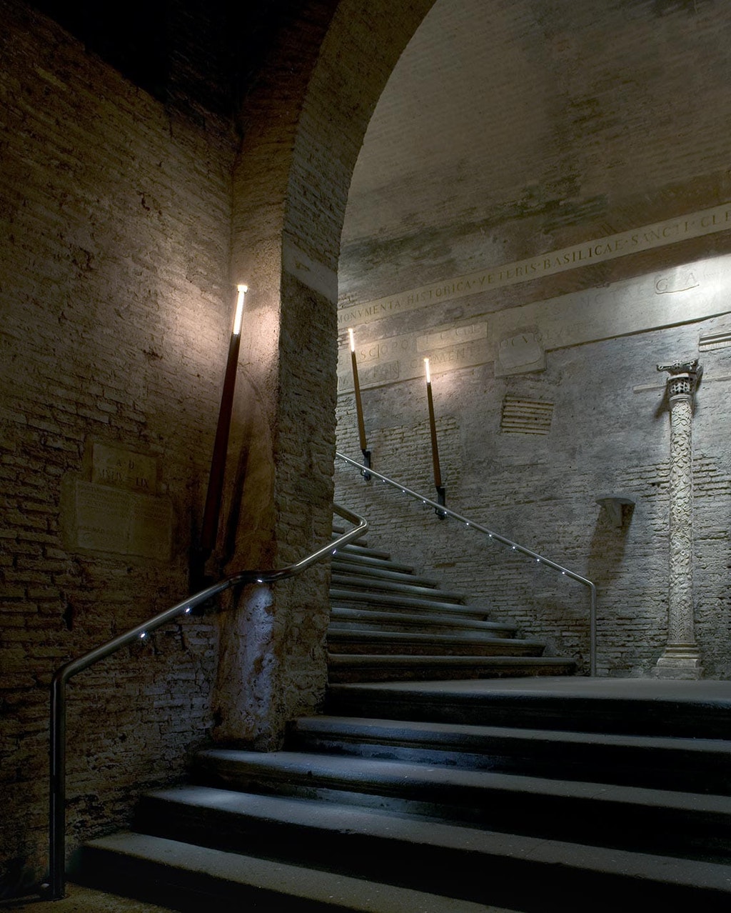 holy-places-basilica-san-clemente-roma-flos-08-1136x1418