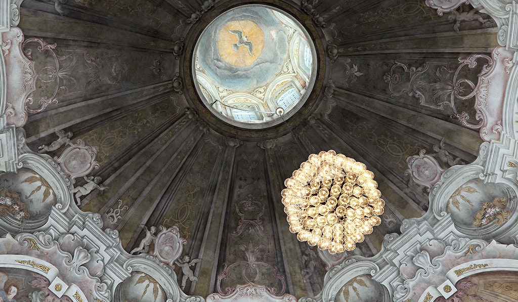 holy-places-chiesa-santa-maria-della-carita-brescia-flos-03-1440x840-1