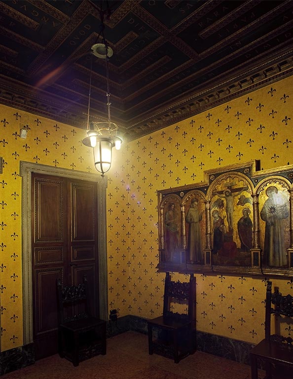 museums-bagatti-valsecchi-milano-flos-02-594x770