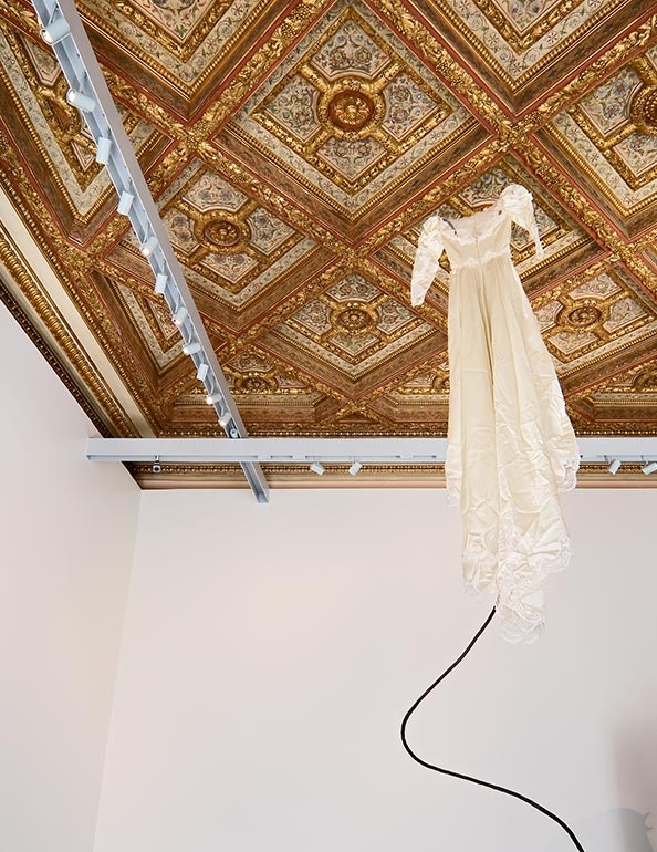 museums-palazzo-grassi-venezia-flos-02-594x770