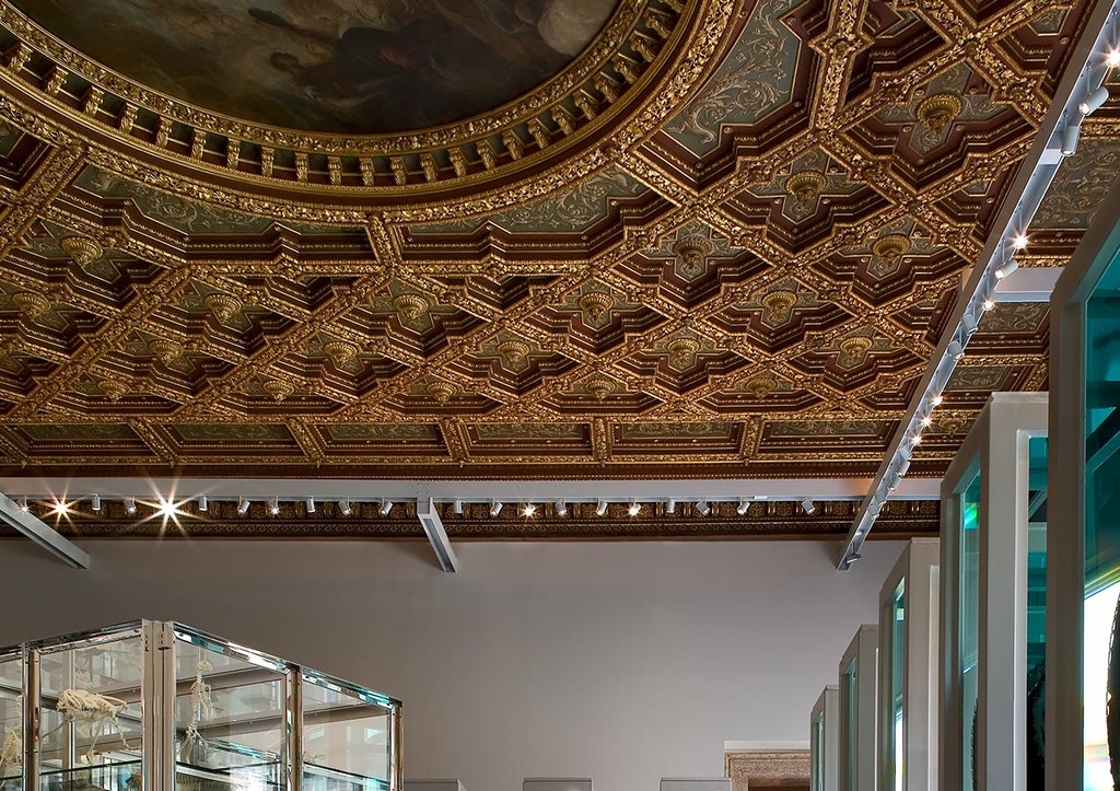 museums-palazzo-grassi-venezia-flos-04-1224x864