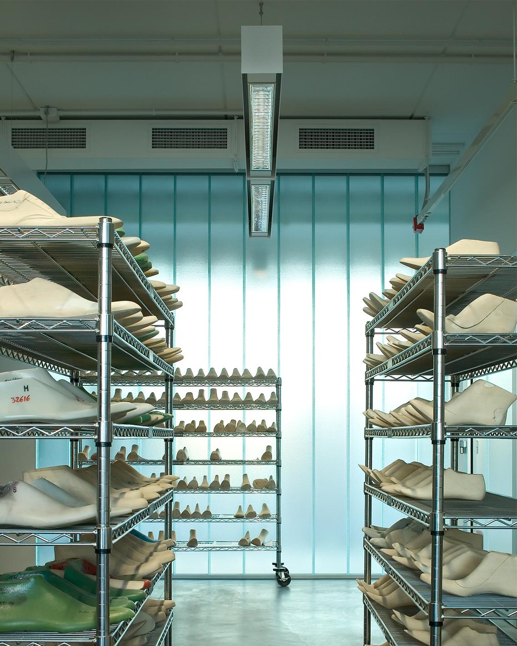 offices-alberto-del-biondi-padova-flos-08-1136x1418