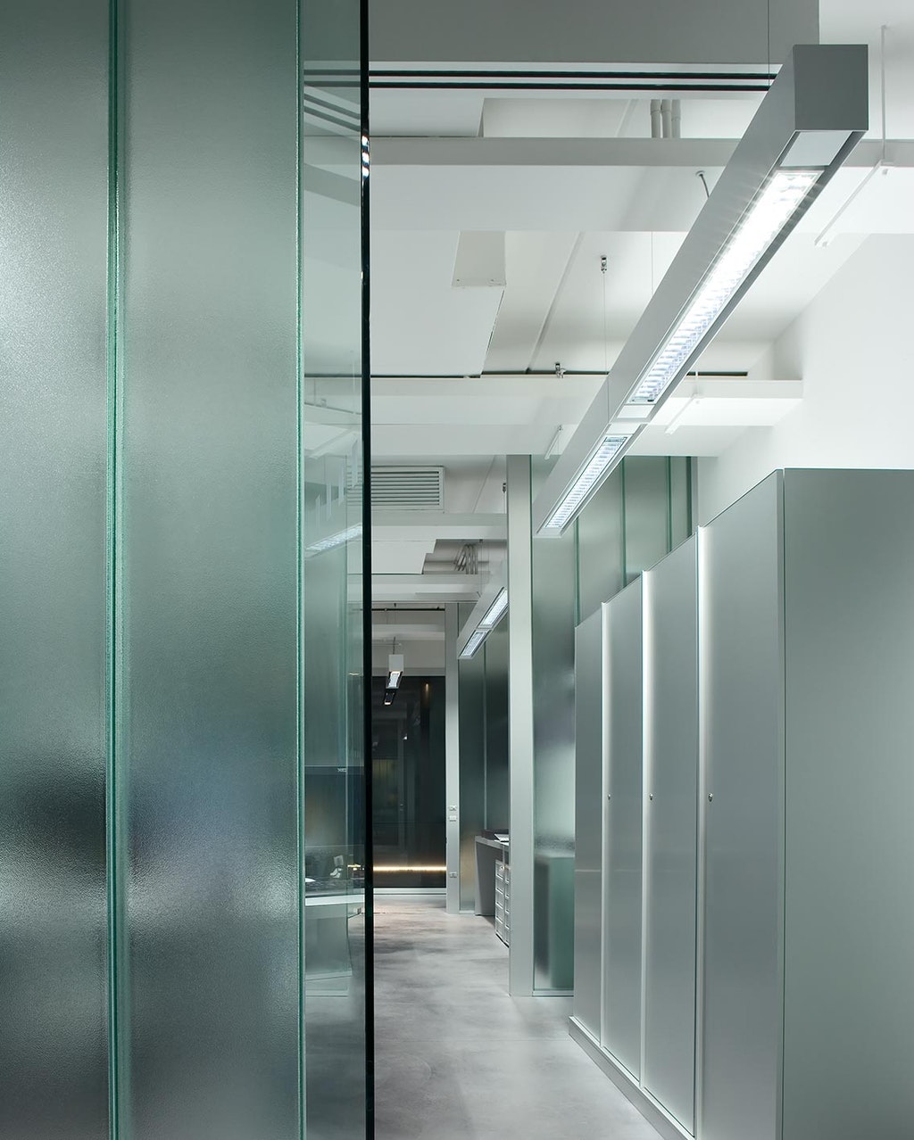 offices-alberto-del-biondi-padova-flos-09-1136x1418