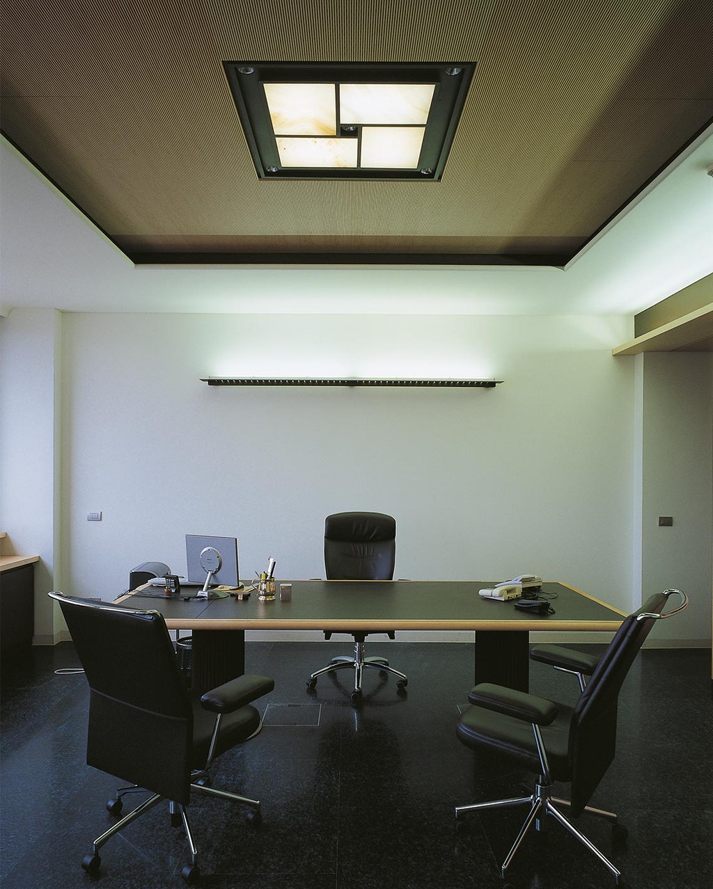 offices-riva-milano-flos-09-1136x1418
