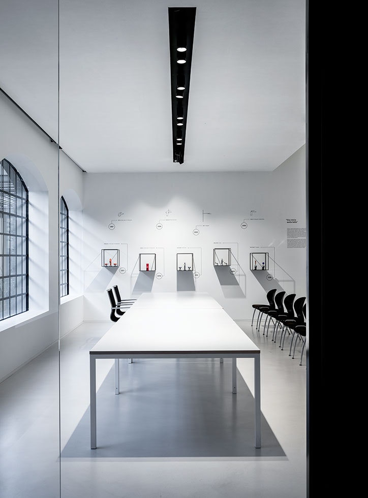 retail-fantini-showroom-lago-d-orta-flos-11