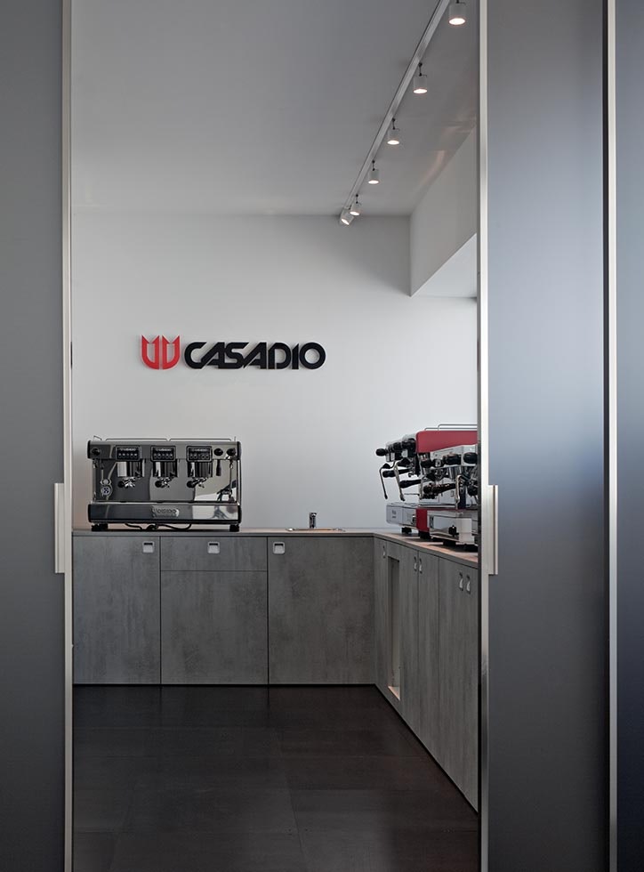 retail-gruppo-cimbali-milano-flos-12-724x980