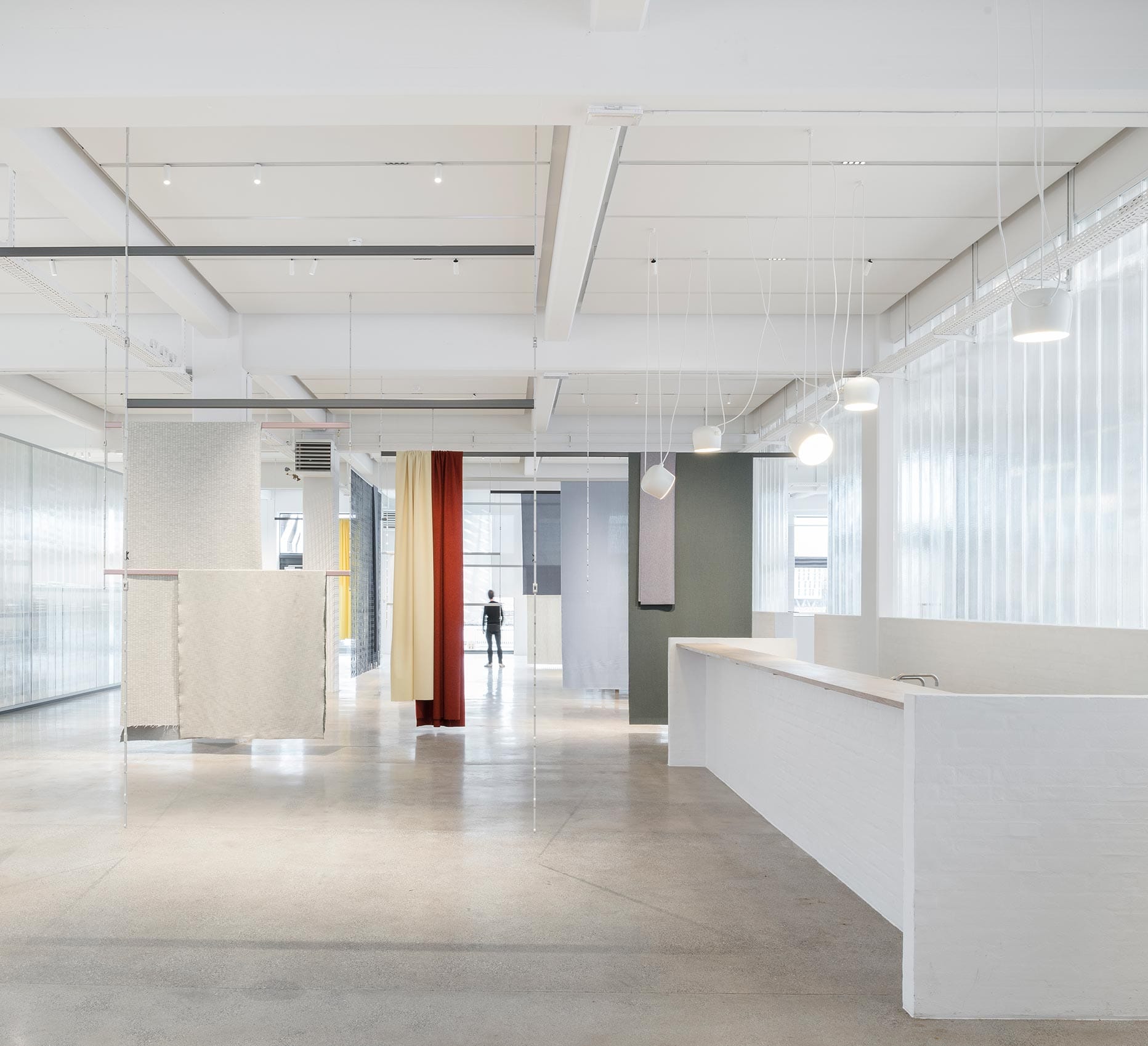 retail-kvadrat-showroom-copenaghen-flos-main-01-1864x1698