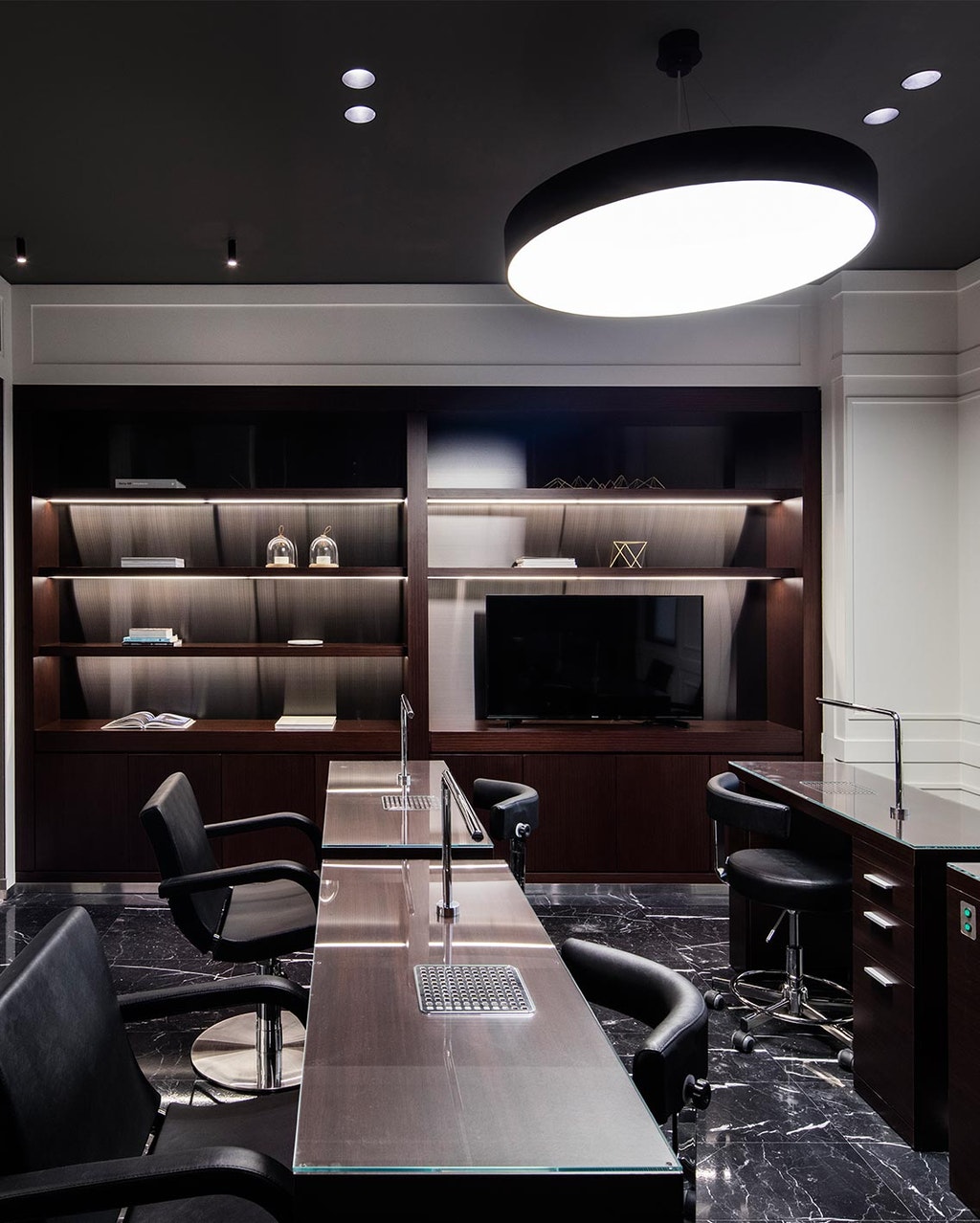 retail-rossano-ferretti-hairspa-dubai-flos-08-1136x1418