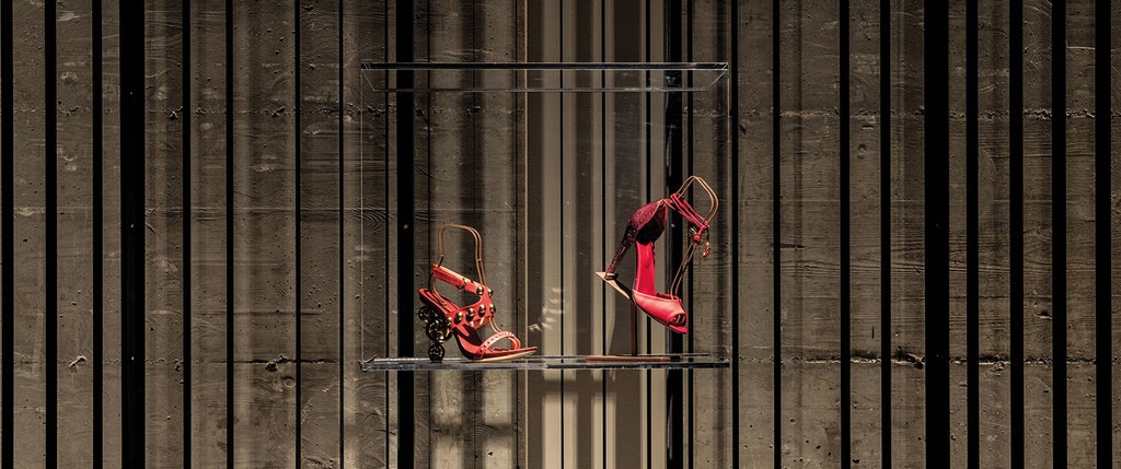 retail-sergio-rossi-flos-07