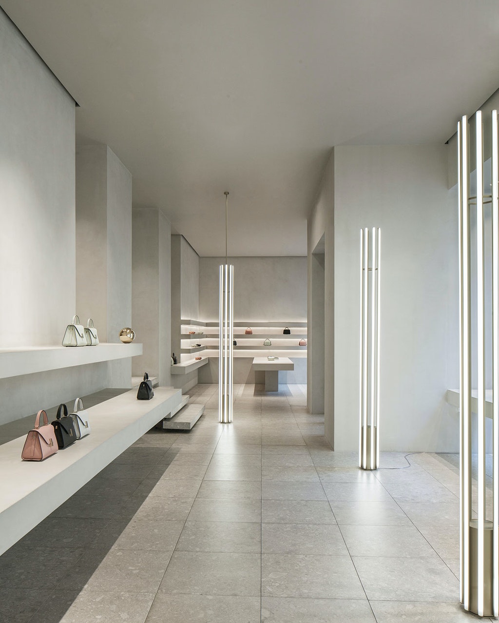 retail-valextra-milano-flos-09