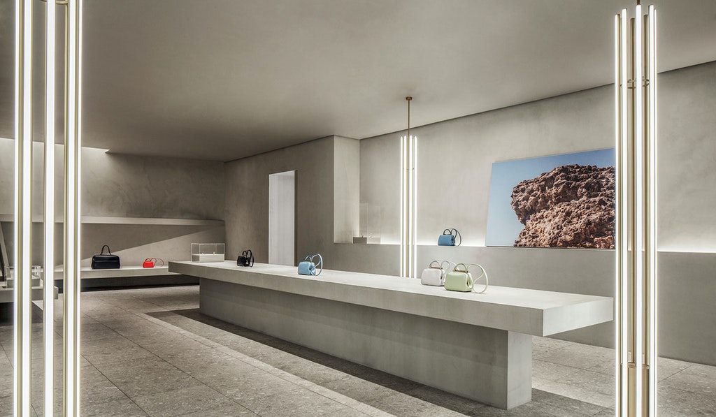 retail-valextra-milano-flos-10