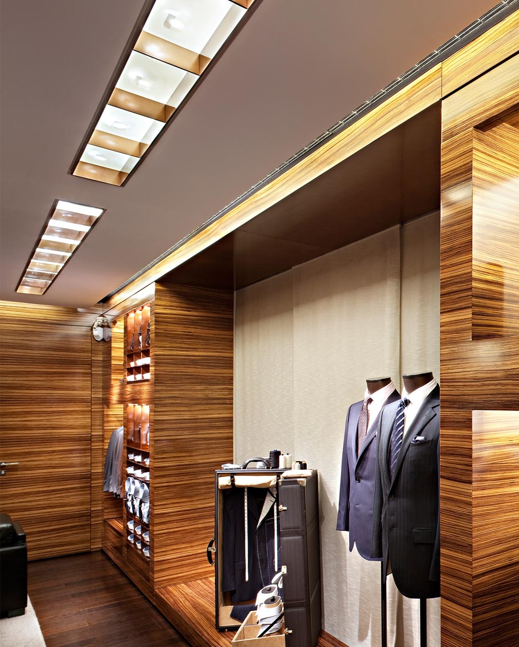 retail-zegna-milano-flos-08-1136x1418