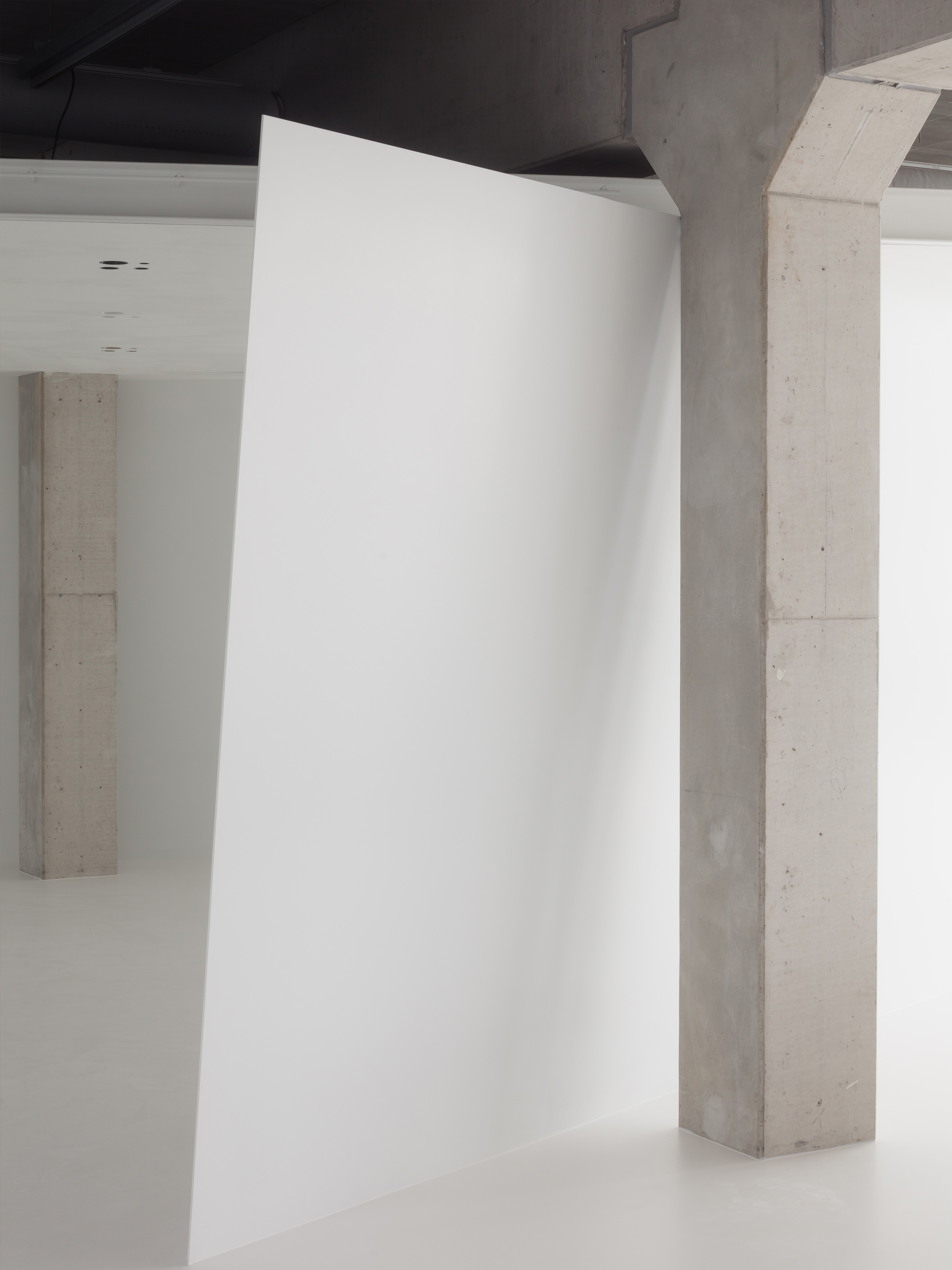 Amsterdam Showroom - staggered double img dx