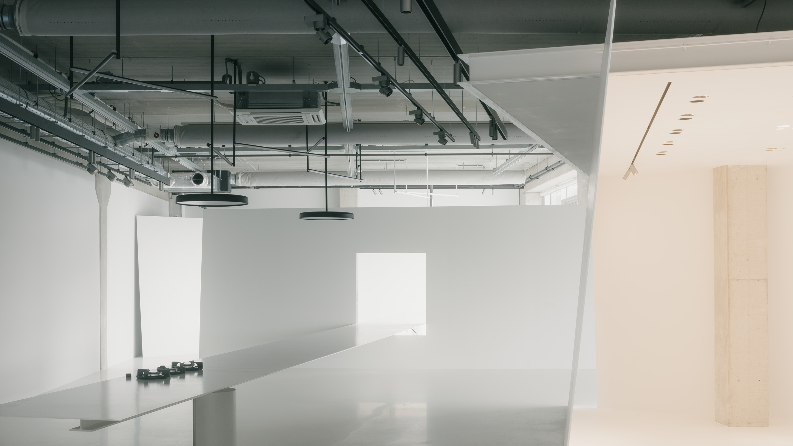 showroom_amsterdam_main_H