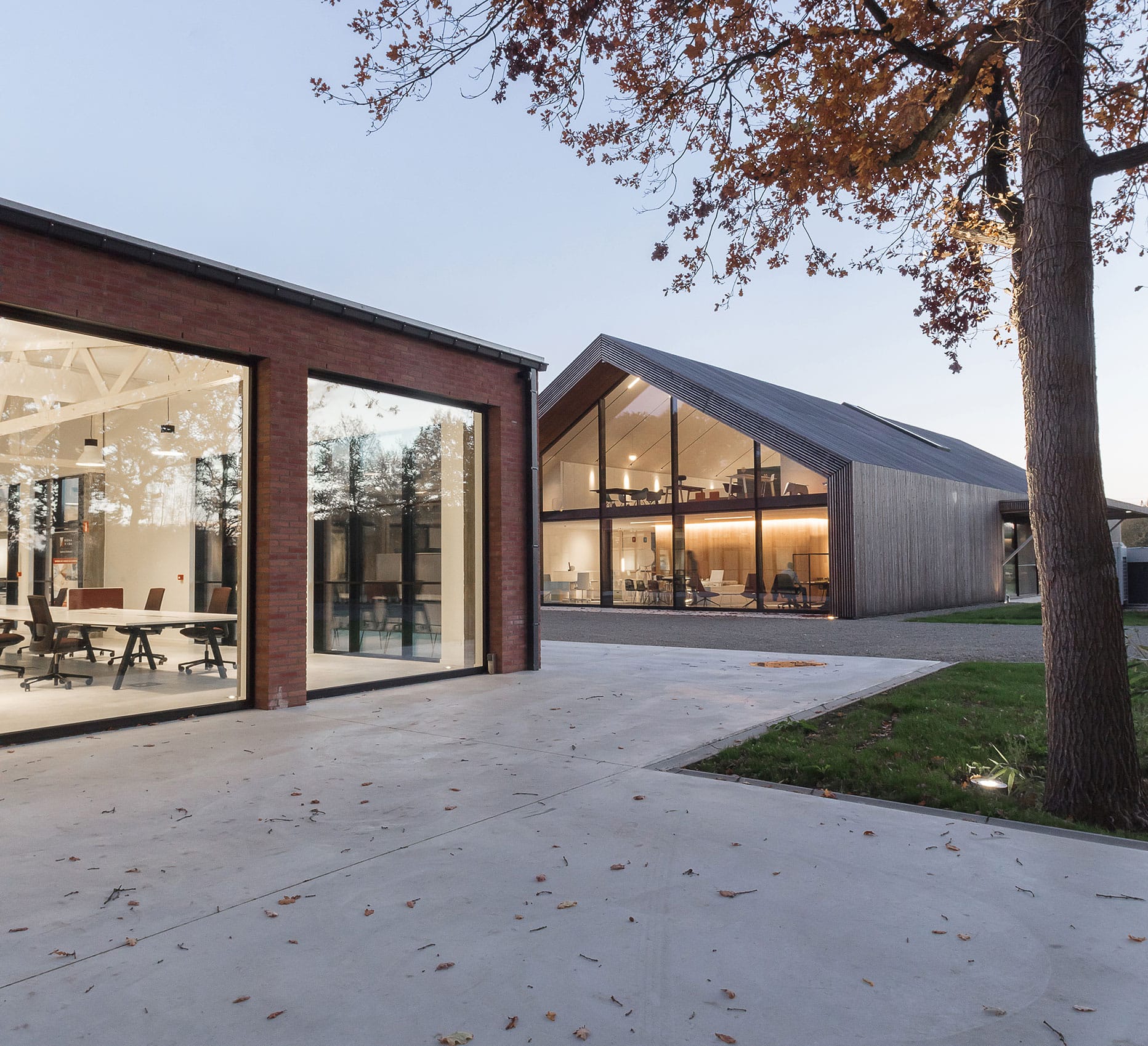 special-parc-51-offices-belgium-flos-01b