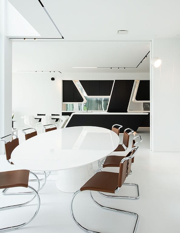 special-private-residence-belgium-flos-02-594x770