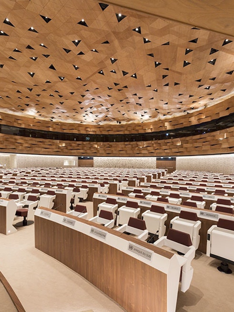 special-united-nation-conference-room-flos-06