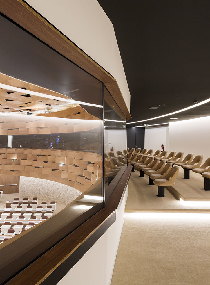special-united-nation-conference-room-flos-12