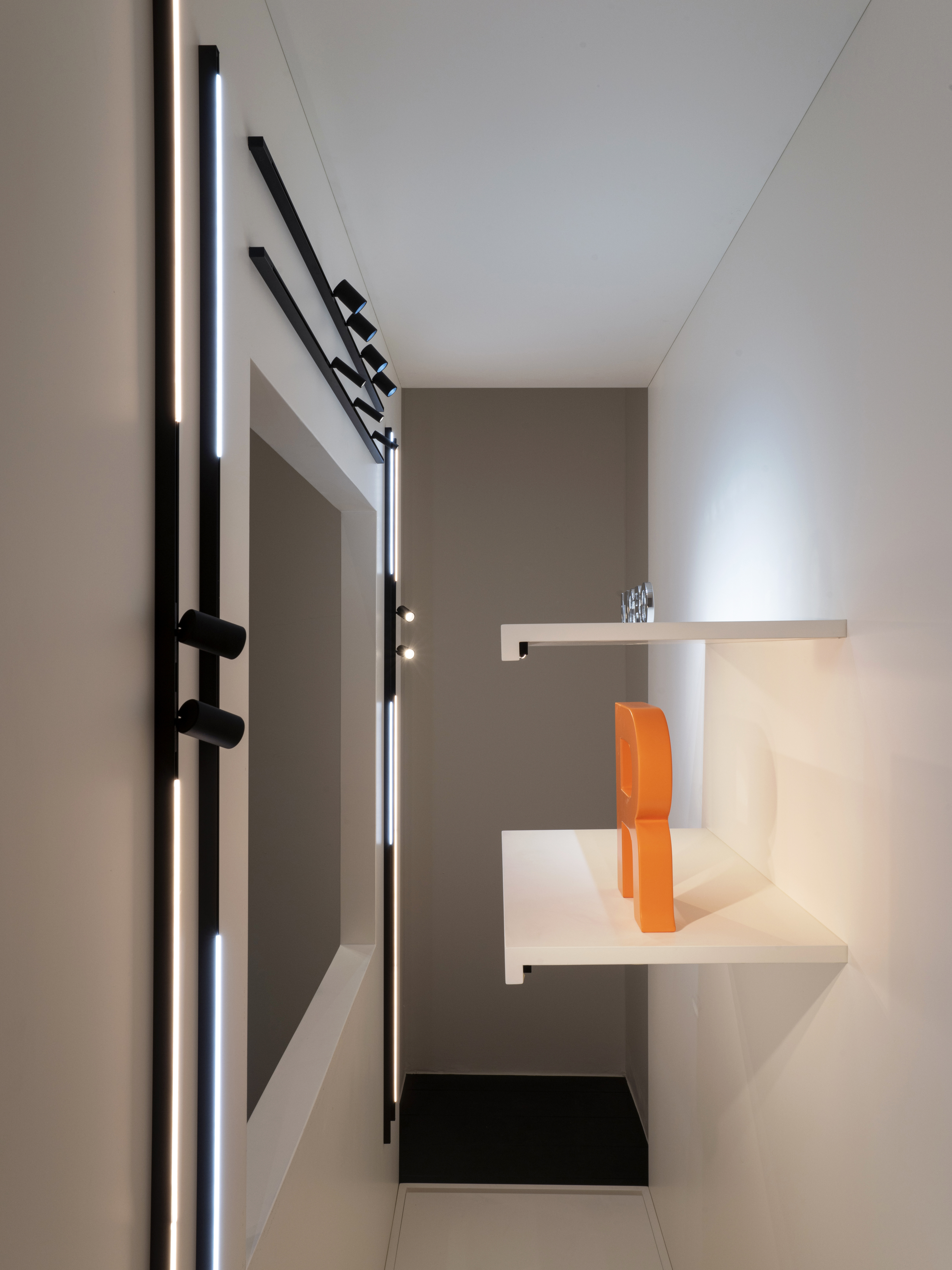 Paris Showroom - double img sx