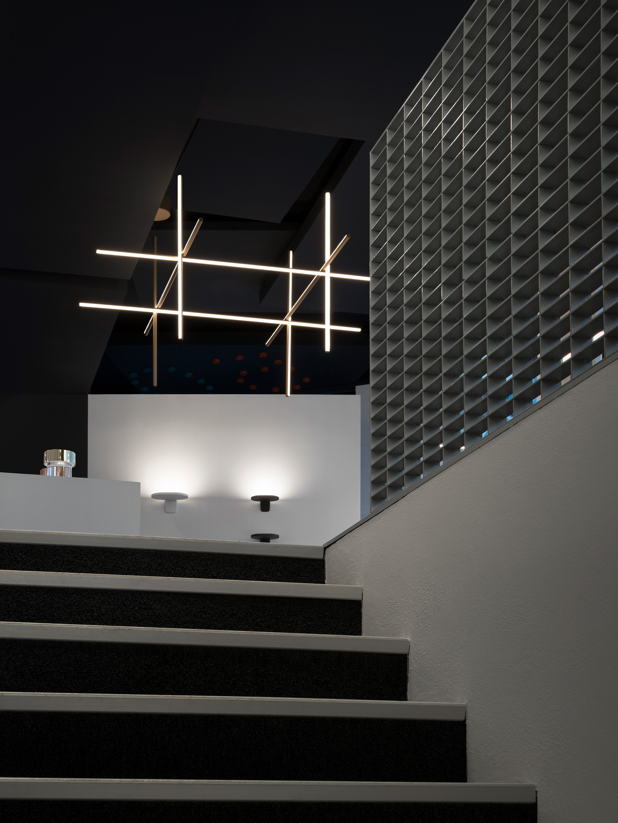 Paris Store - staggered double img sx