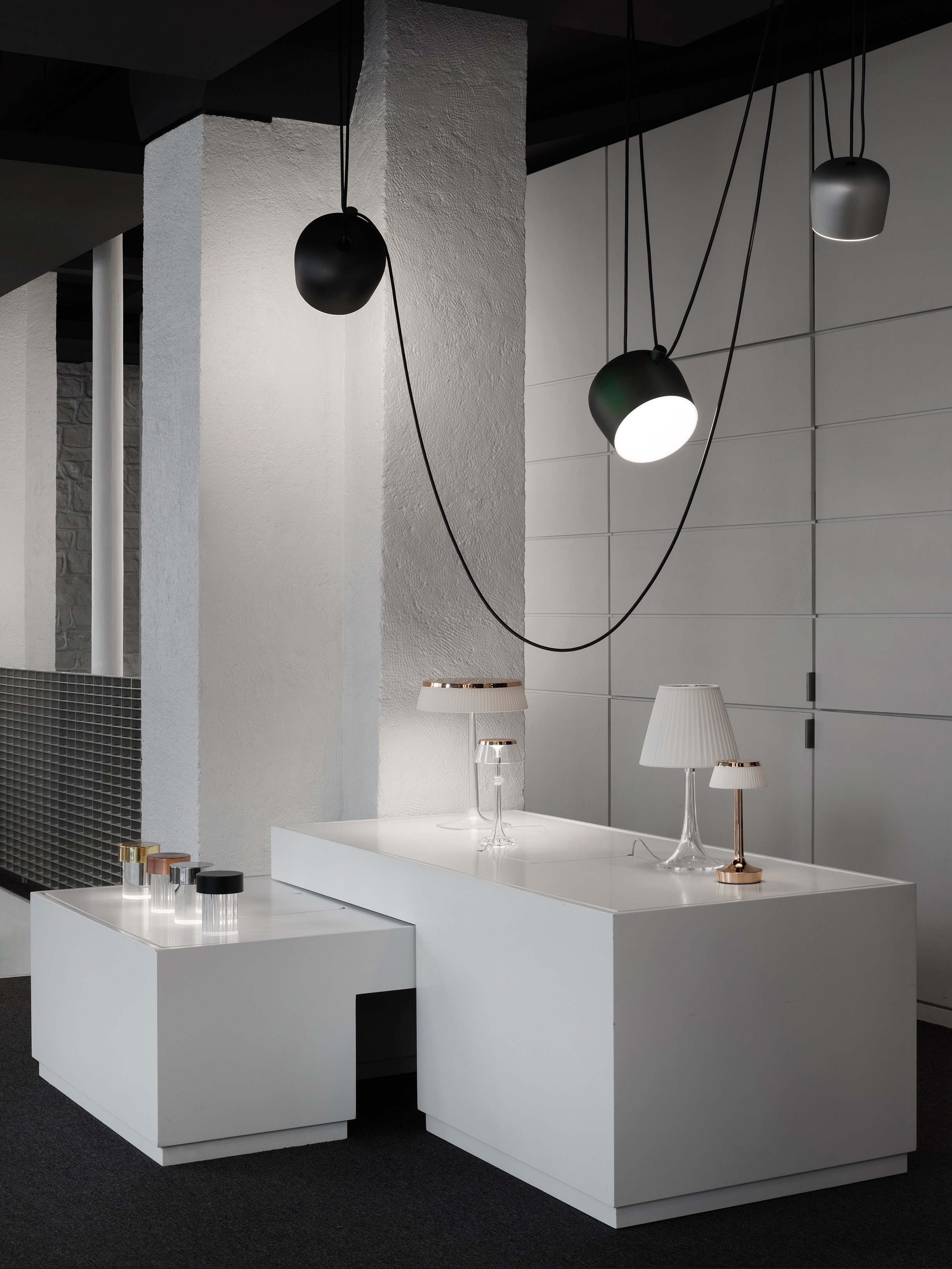 Paris Store - staggered double img dx