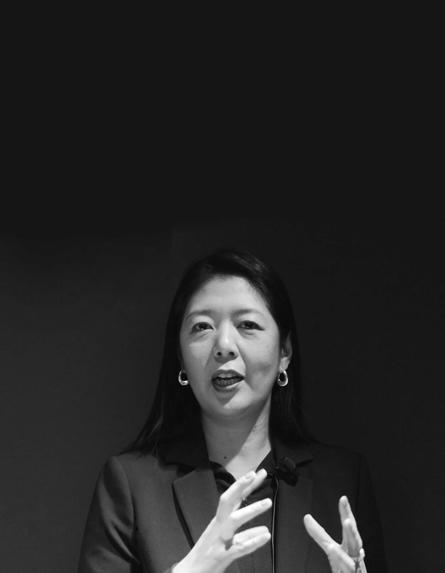 stories-Akari-Lisa-Ishii-flos-14