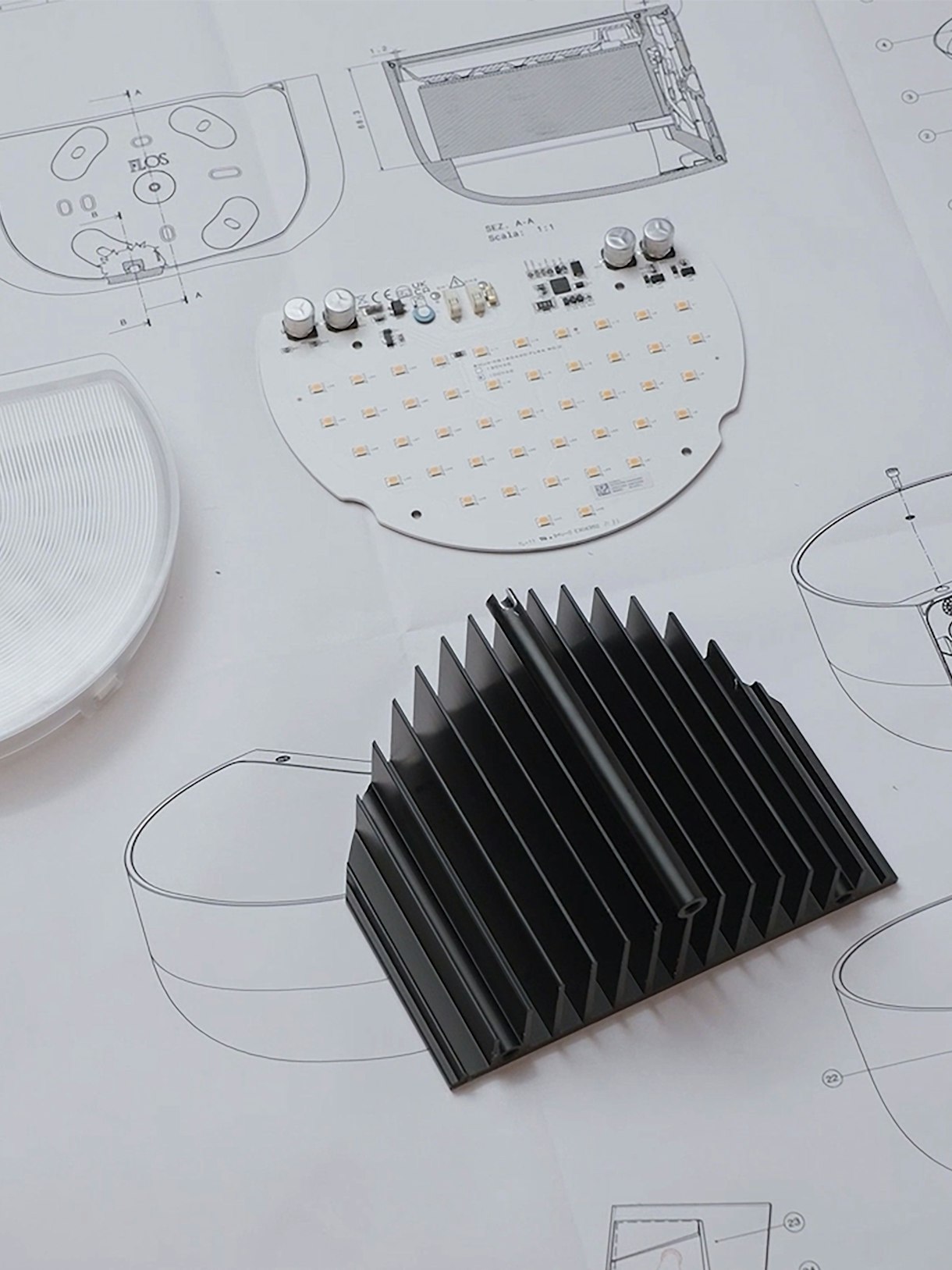 stories-Bellhop-wall-up-flos_07